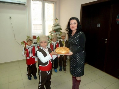 Коледари посетиха община Борован 