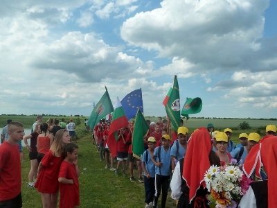 Борован посрещна 1400 участници в похода „ По пътя на Ботевата слава”- Козлодуй –Околчица. 